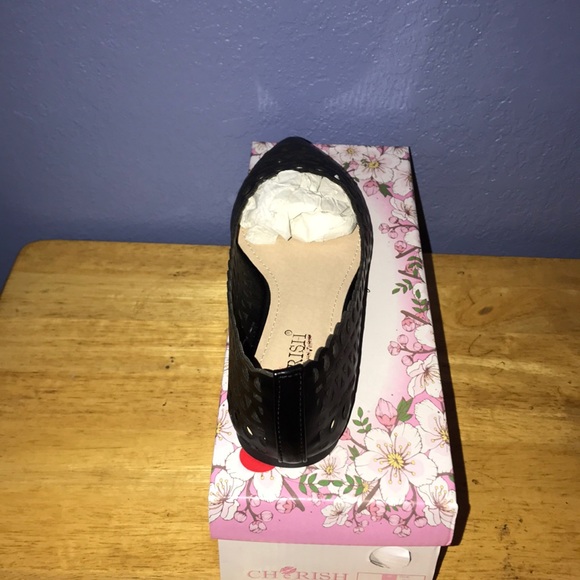 Shoe - Picture 4 of 5